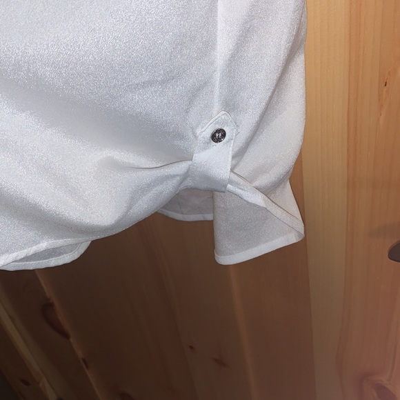 NWOT! Calvin Klein Floral Blouse - Picture 3 of 10